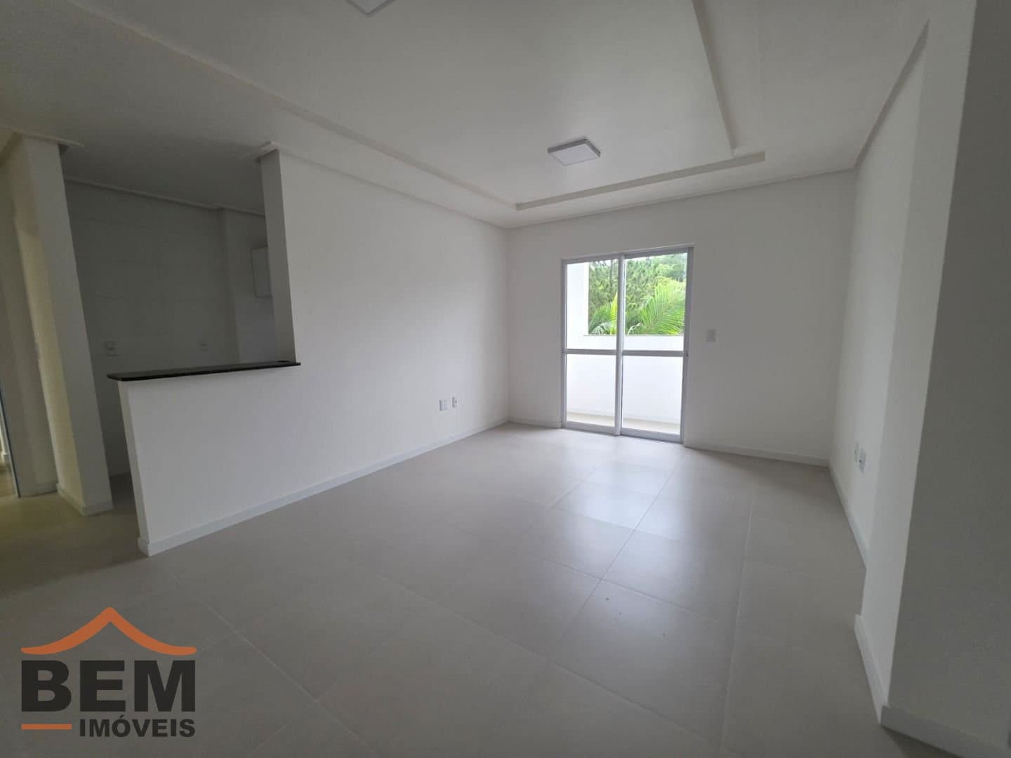 Apartamento para Locação com 2 quartos e 69m² no bairro Várzea do Ranchinho, em Camboriú: 06- SALA DE ESTAR 
