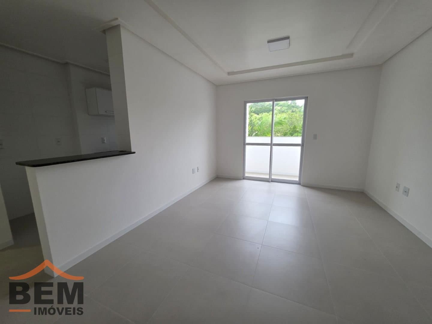 Apartamento para Locação com 2 quartos e 69m² no bairro Várzea do Ranchinho, em Camboriú: 05- SALA DE ESTAR