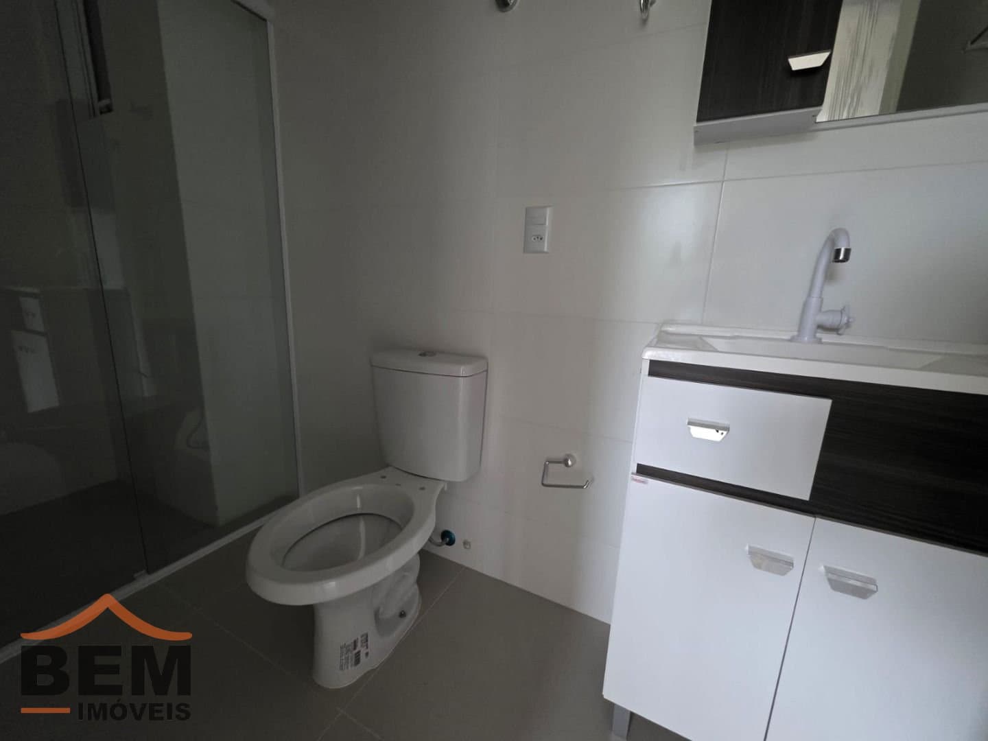 Apartamento para Locação com 2 quartos e 69m² no bairro Várzea do Ranchinho, em Camboriú: 11- BANHEIRO 