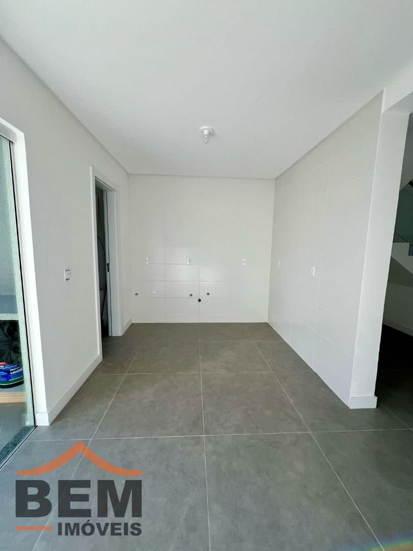 Casa para Venda com 3 quartos e 108m² no bairro Espinheiros, em Itajaí