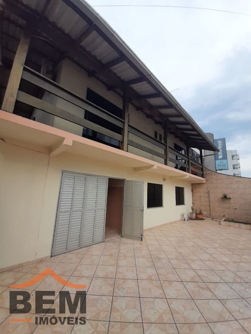 Casa para Venda com 2 quartos e 138m² no bairro Centro, em Itajaí