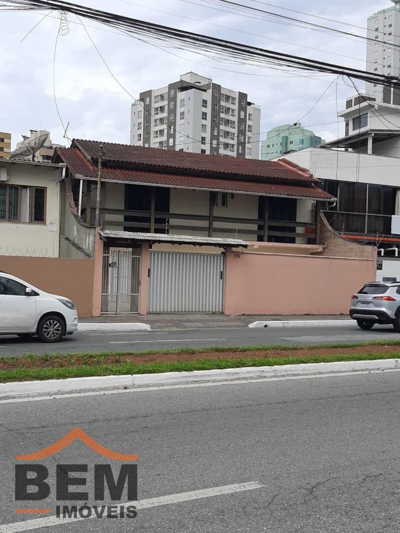 Casa para Venda com 2 quartos e 138m² no bairro Centro, em Itajaí