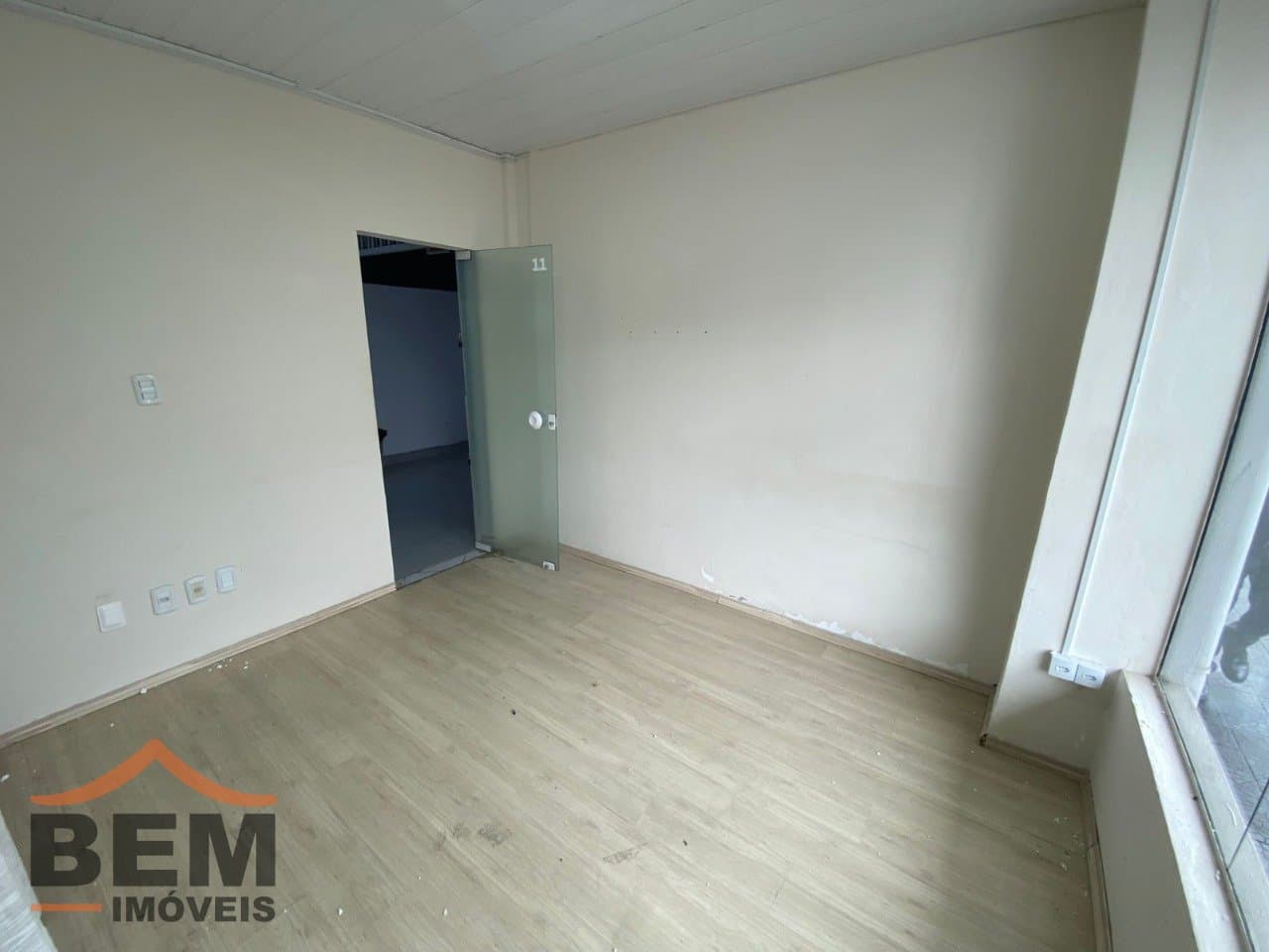 Sala Comercial para Locação com 10m² no bairro Centro, em Itajaí