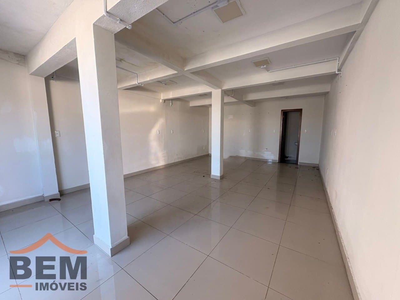 Sala Comercial para Locação com 40m² no bairro São Vicente, em Itajaí