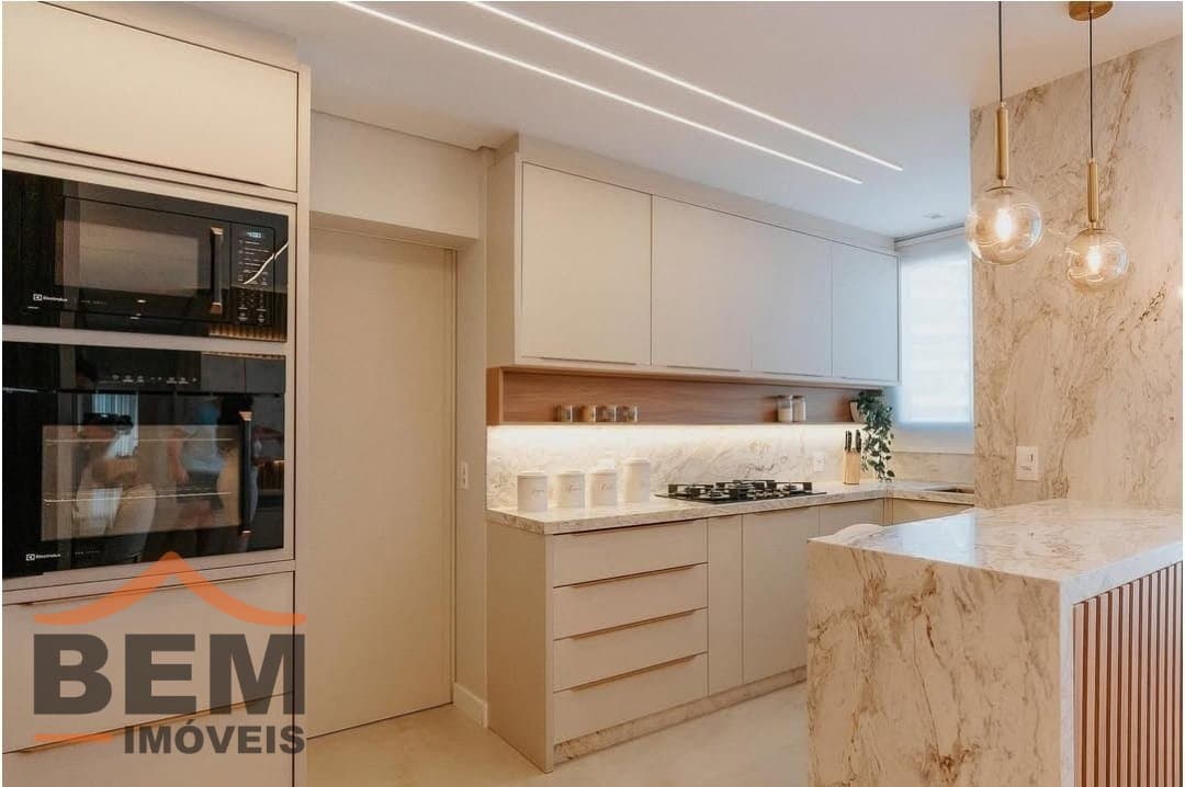 Apartamento para Venda com 3 quartos no bairro Centro, em Itajaí