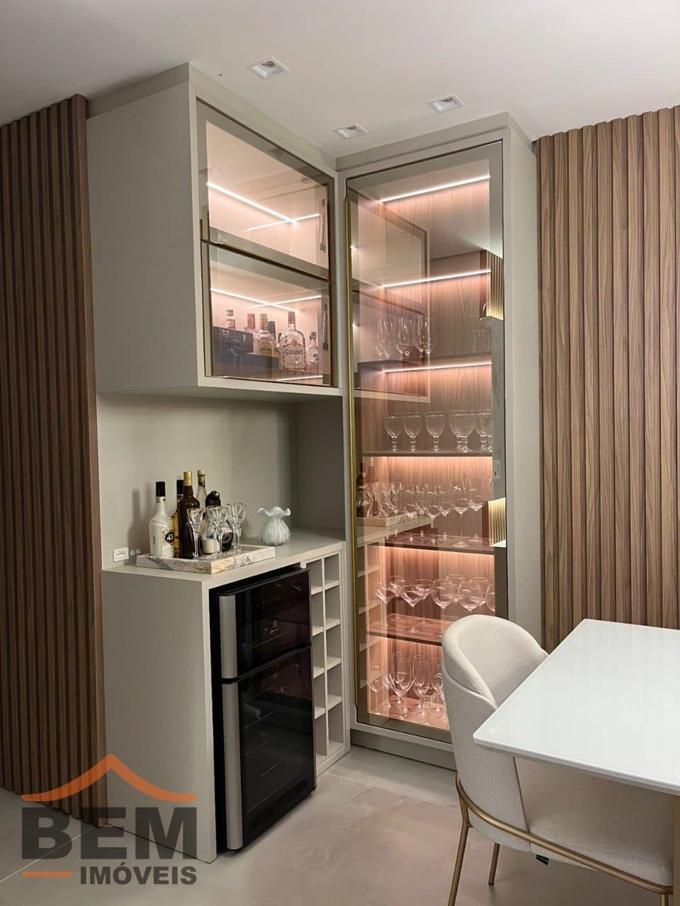 Apartamento para Venda com 3 quartos no bairro Centro, em Itajaí