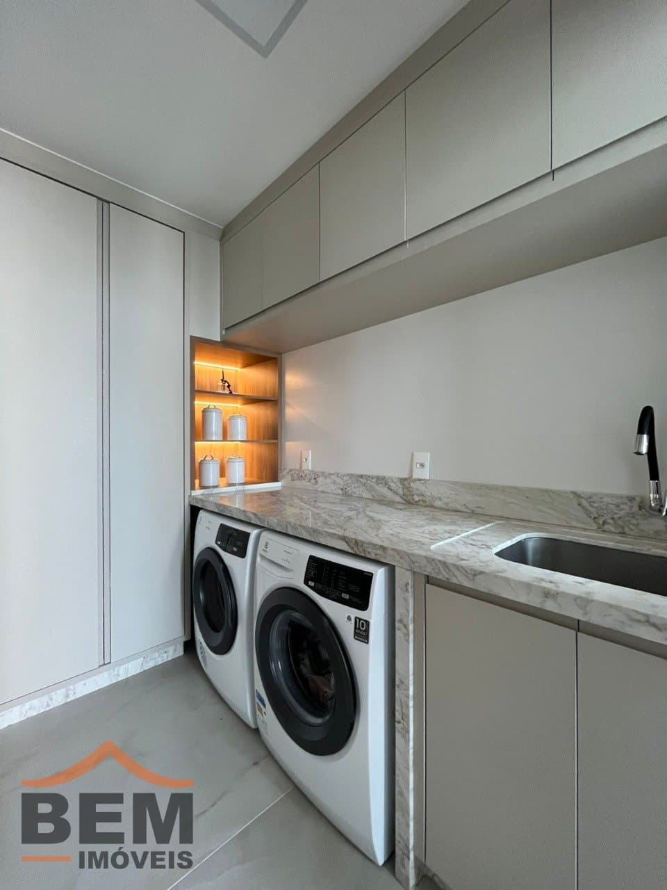 Apartamento para Venda com 3 quartos no bairro Centro, em Itajaí