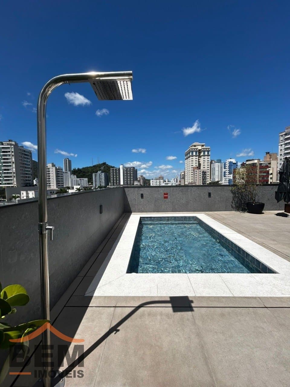Apartamento para Venda com 3 quartos no bairro Centro, em Itajaí