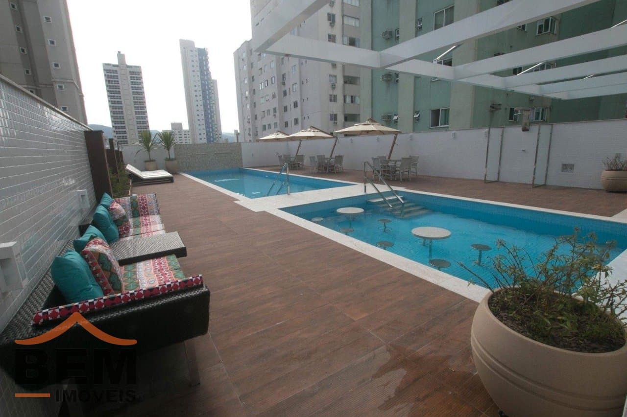 Apartamento para Locação com 2 quartos e 128m² no bairro Centro, em Balneário Camboriú: 05- PISCINA 