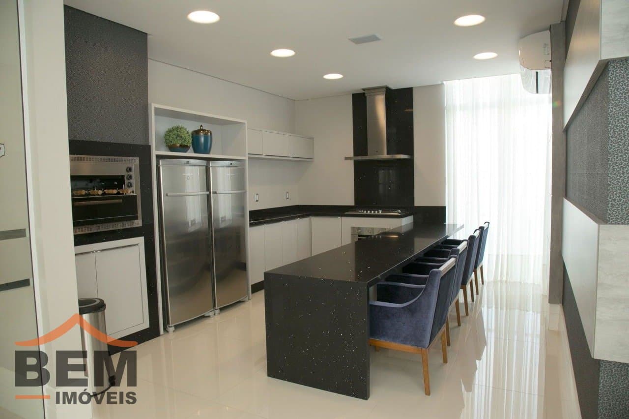 Apartamento para Locação com 2 quartos e 128m² no bairro Centro, em Balneário Camboriú: 33- ÁREA COMUM