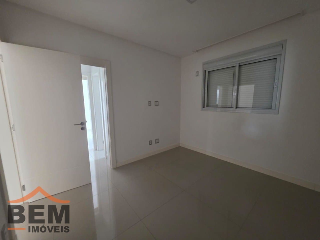 Apartamento para Locação com 2 quartos e 128m² no bairro Centro, em Balneário Camboriú: 21- DORMITÓRIO SUÍTE 02