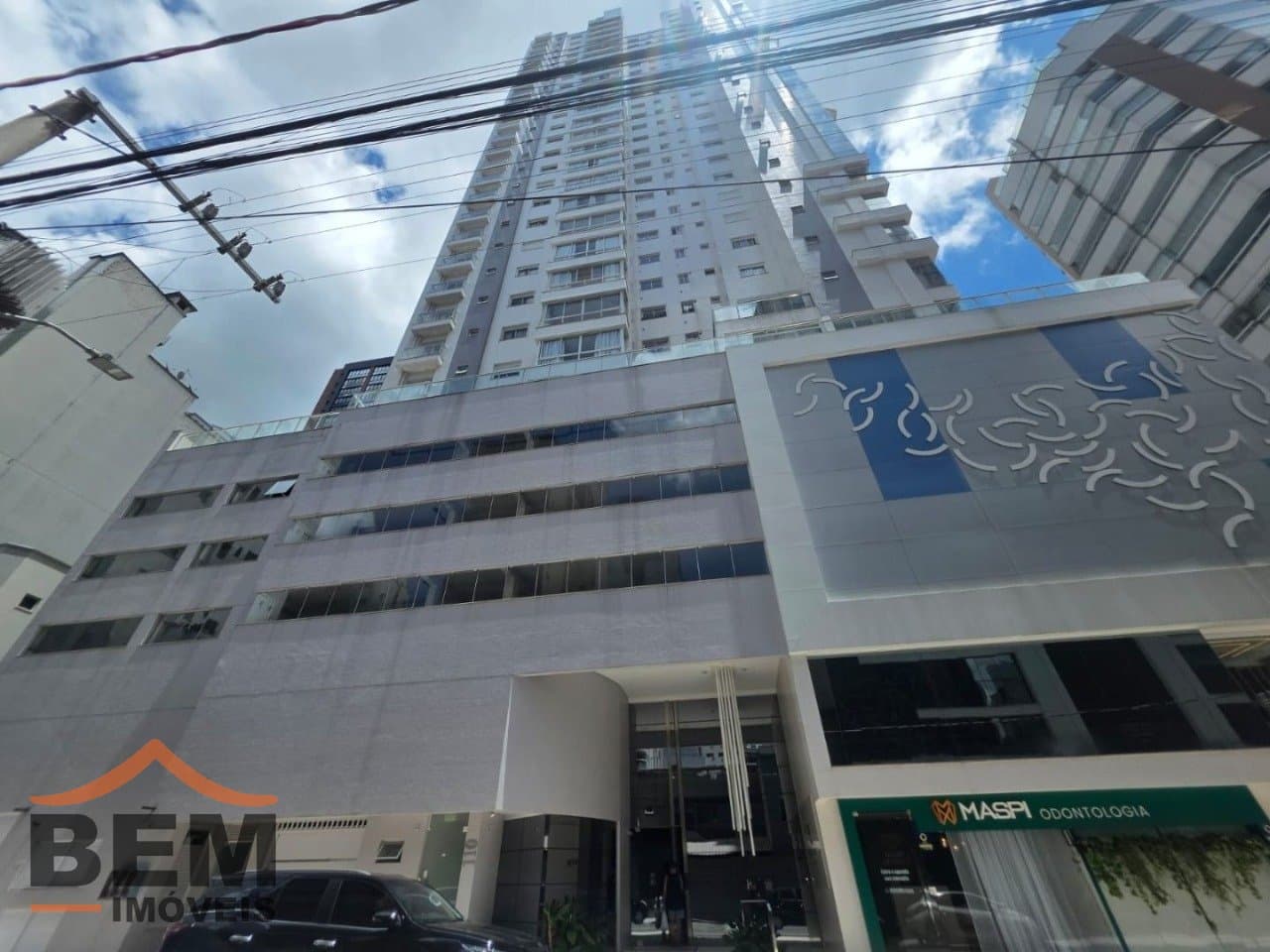 Apartamento para Locação com 2 quartos e 128m² no bairro Centro, em Balneário Camboriú: 01- FACHADA 