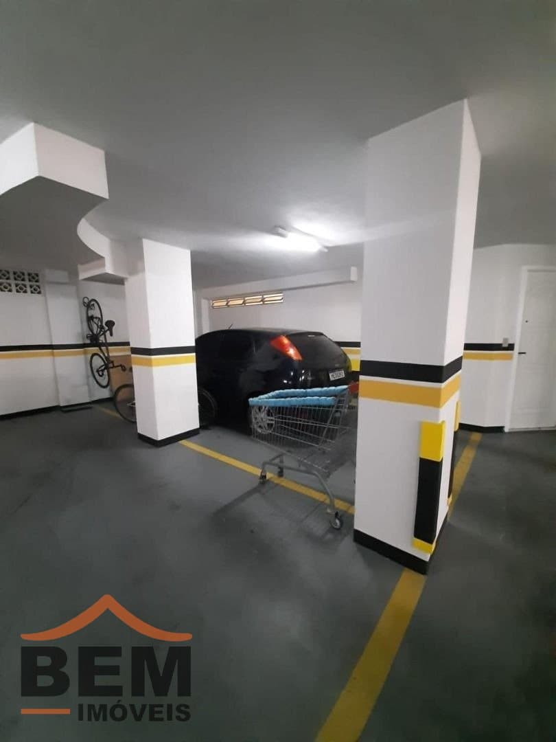 Apartamento para Locação com 4 quartos e 102m² no bairro Centro, em Balneário Camboriú: 22- GARAGEM 