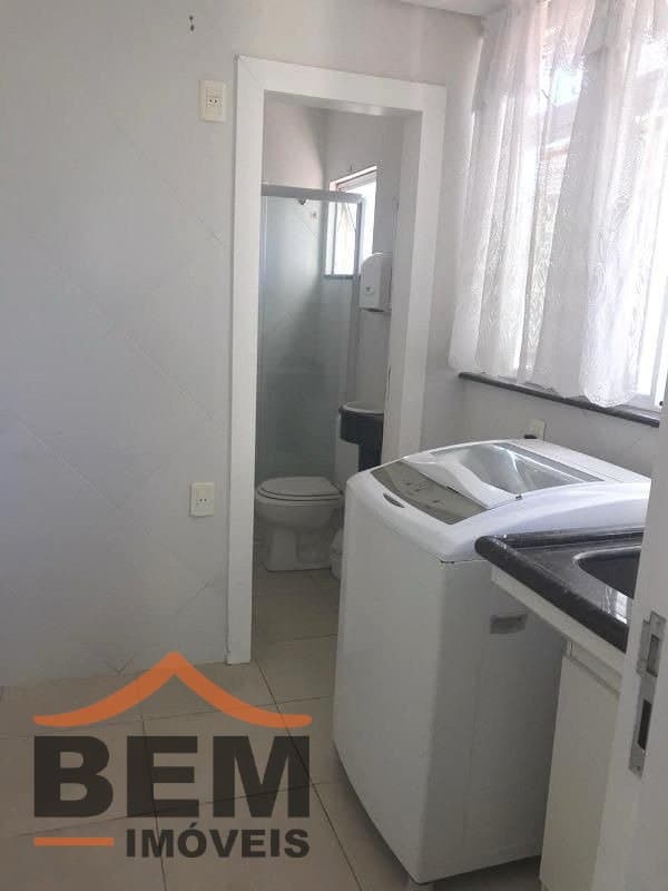Apartamento para Locação com 4 quartos e 102m² no bairro Centro, em Balneário Camboriú: 21- LAVANDERIA 