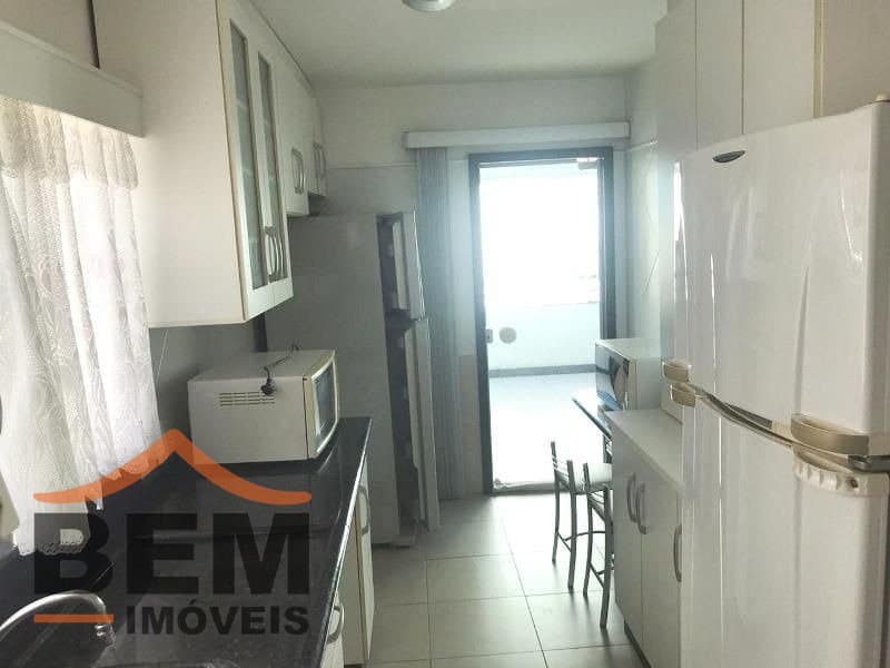 Apartamento para Locação com 4 quartos e 102m² no bairro Centro, em Balneário Camboriú: 10- COZINHA 
