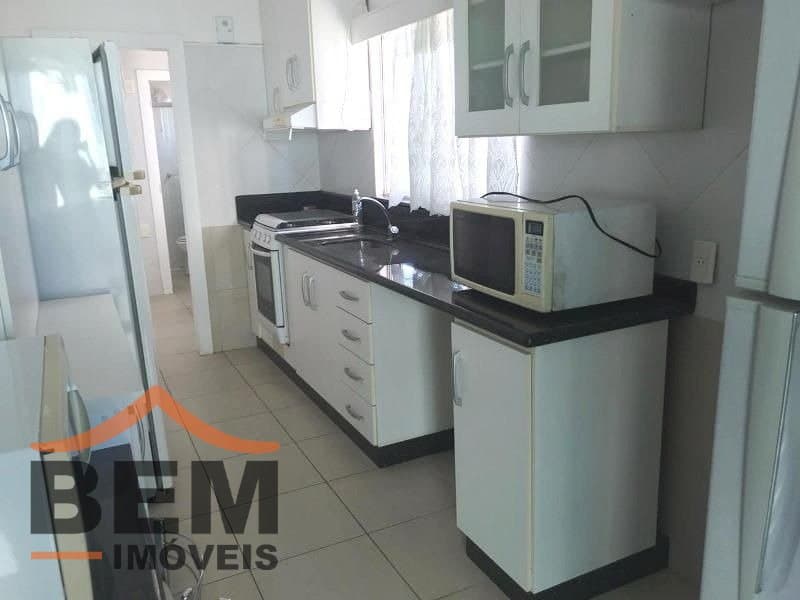 Apartamento para Locação com 4 quartos e 102m² no bairro Centro, em Balneário Camboriú: 09- COZINHA 
