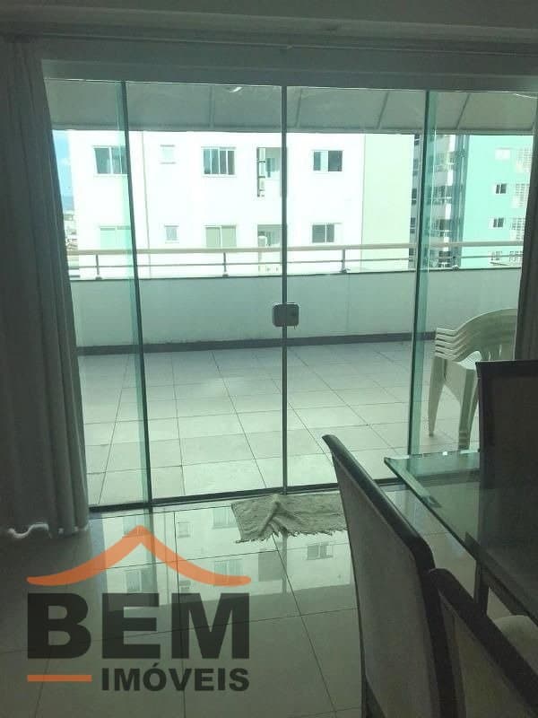 Apartamento para Locação com 4 quartos e 102m² no bairro Centro, em Balneário Camboriú: 06- SALA DE ESTAR 