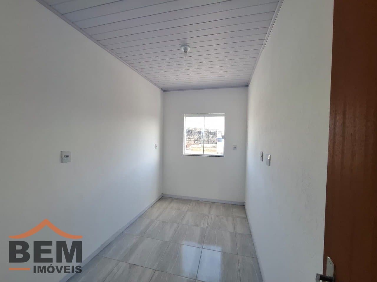 Apartamento para Locação com 2 quartos e 30m² no bairro Santa Regina, em Itajaí