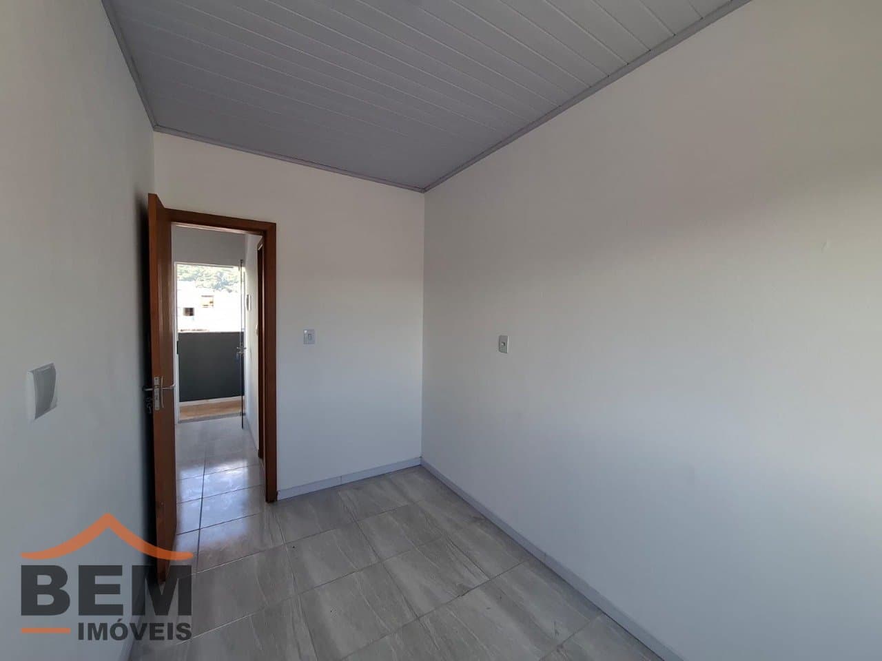 Apartamento para Locação com 2 quartos e 30m² no bairro Santa Regina, em Itajaí