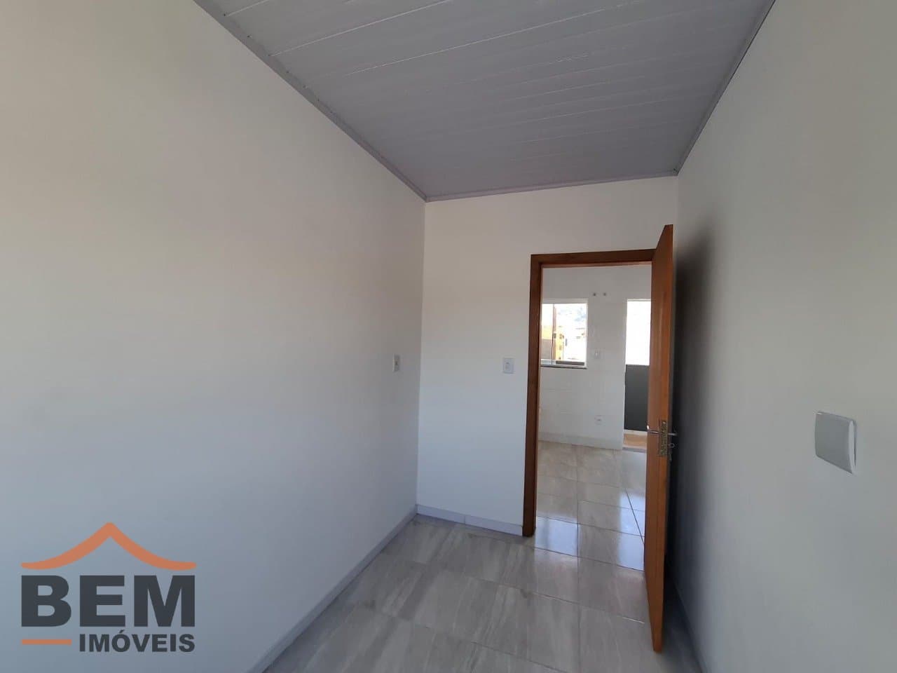 Apartamento para Locação com 2 quartos e 30m² no bairro Santa Regina, em Itajaí