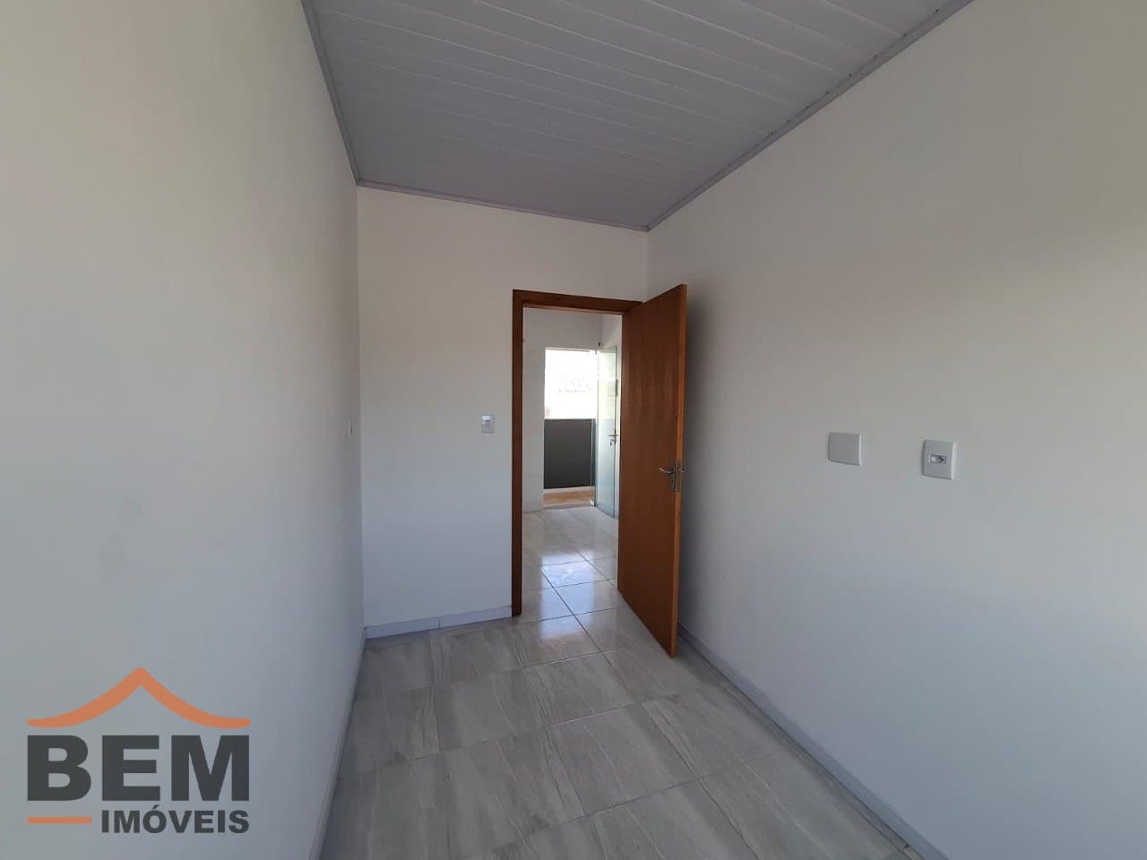 Apartamento para Locação com 2 quartos e 30m² no bairro Santa Regina, em Itajaí