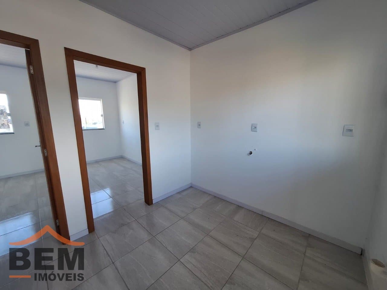 Apartamento para Locação com 2 quartos e 30m² no bairro Santa Regina, em Itajaí
