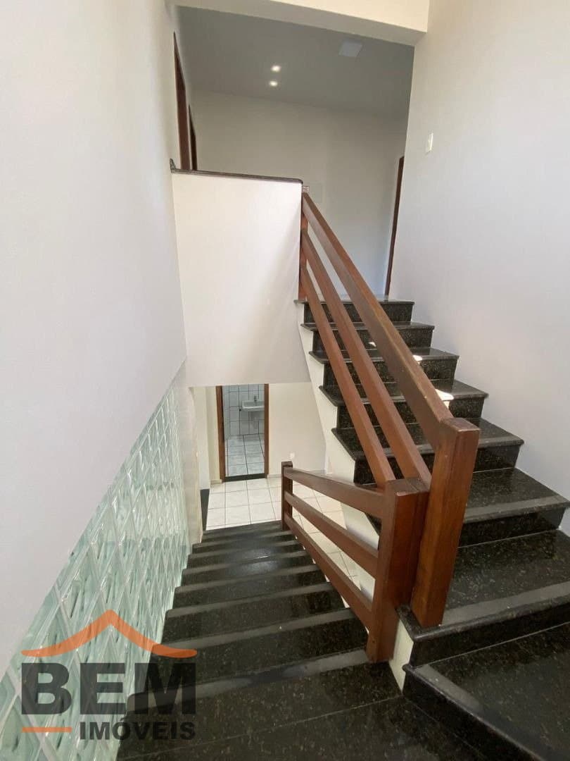 Casa com 4 quartos e 245m² no bairro São Judas, em Itajaí