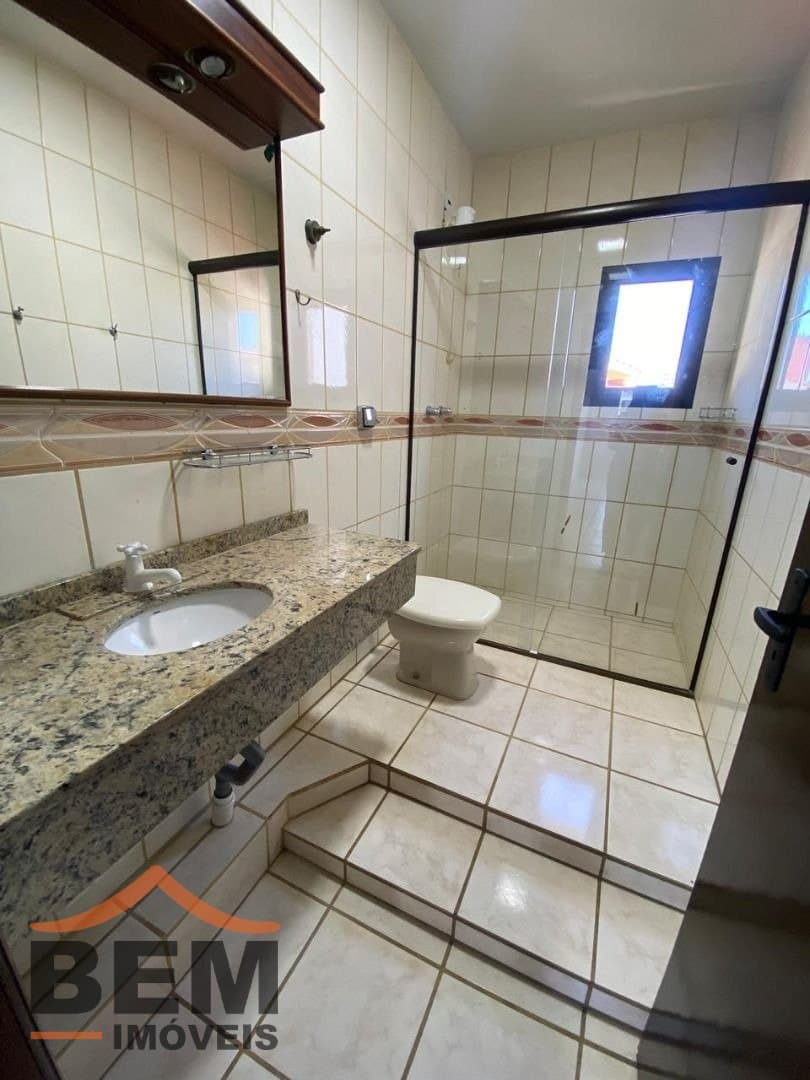 Casa com 4 quartos e 245m² no bairro São Judas, em Itajaí