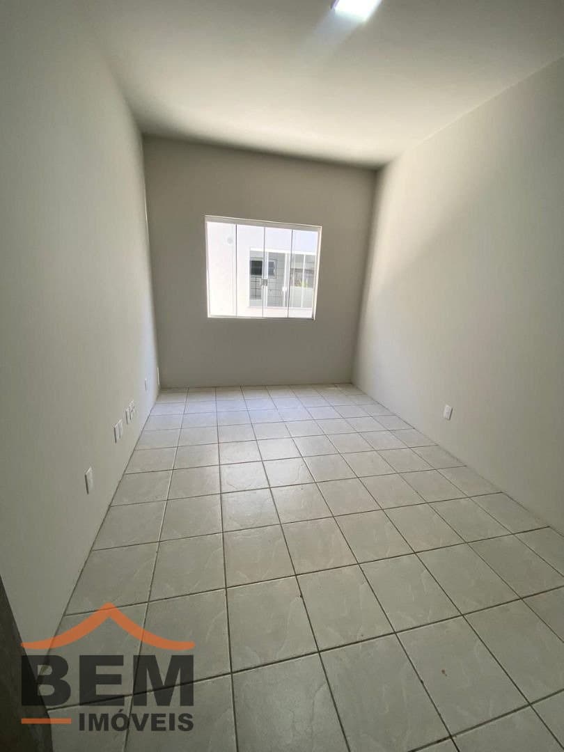 Casa com 4 quartos e 245m² no bairro São Judas, em Itajaí