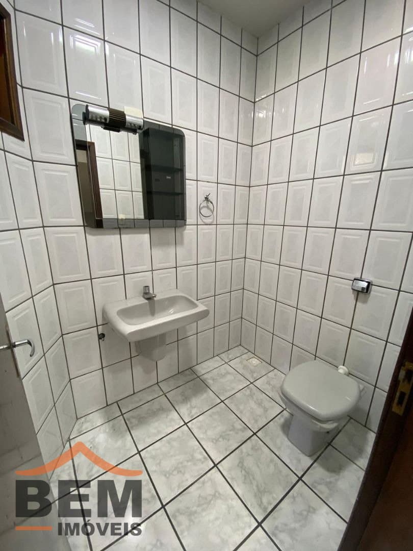 Casa com 4 quartos e 245m² no bairro São Judas, em Itajaí
