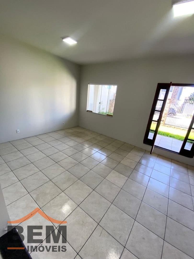 Casa com 4 quartos e 245m² no bairro São Judas, em Itajaí