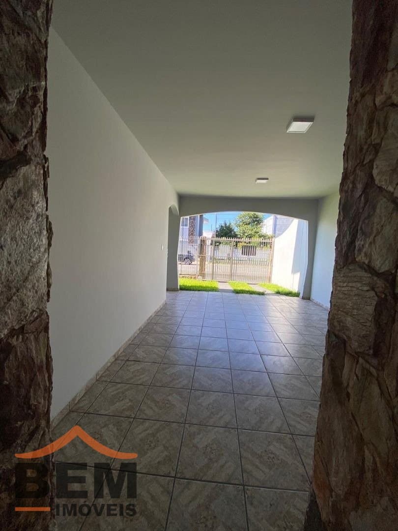 Casa com 4 quartos e 245m² no bairro São Judas, em Itajaí