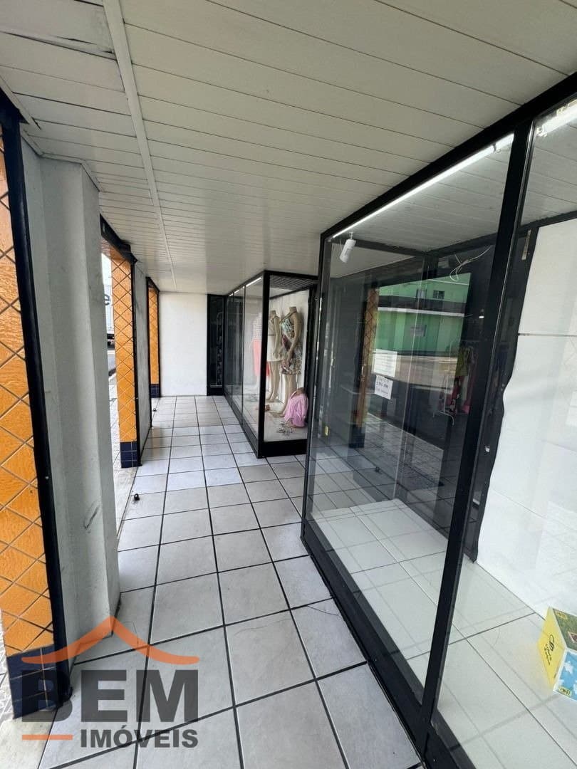 Prédio Comercial para Venda com 330m² no bairro Barra do Rio, em Itajaí