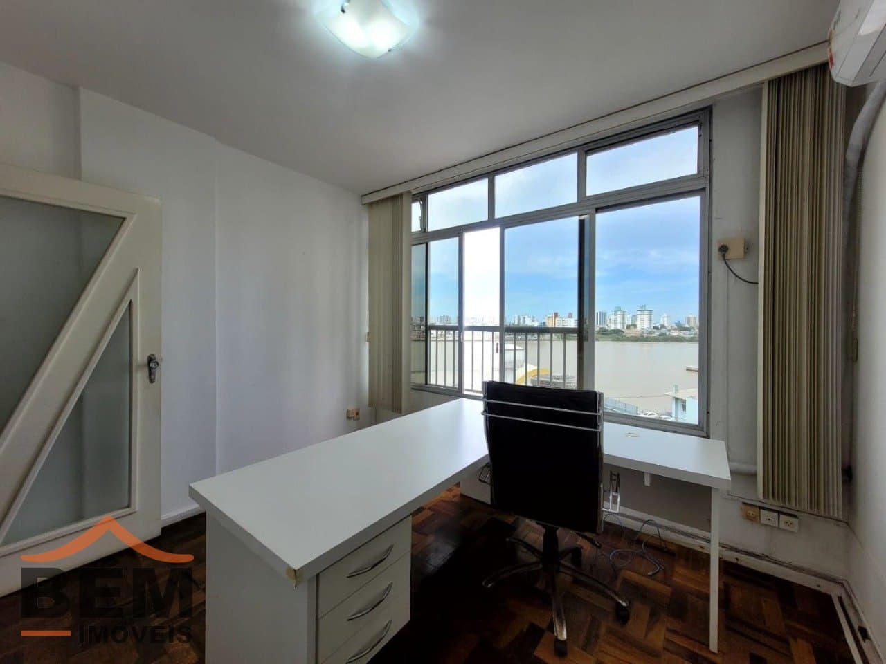 Sala Comercial para Locação com 20m² no bairro Centro, em Itajaí