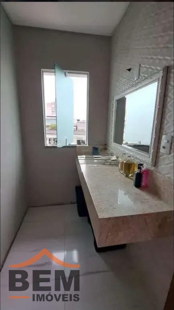 Casa para Venda com 4 quartos e 240m² no bairro São João, em Itajaí