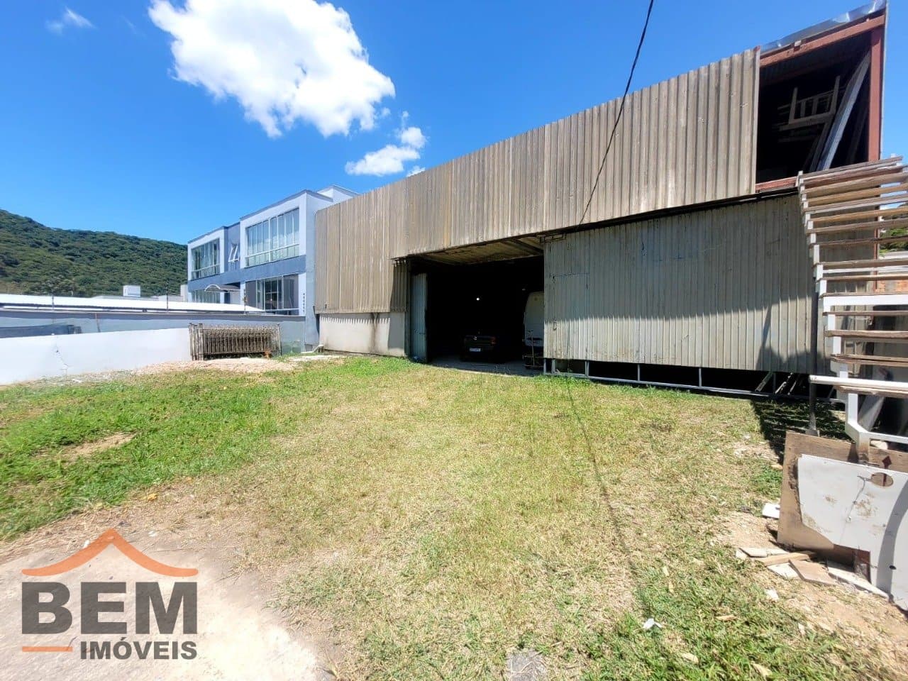 Galpão para Locação com 210m² no bairro Ressacada, em Itajaí