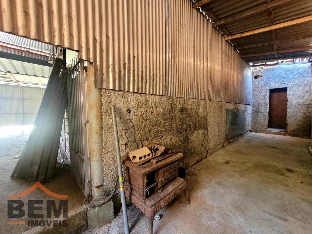 Galpão para Locação com 210m² no bairro Ressacada, em Itajaí