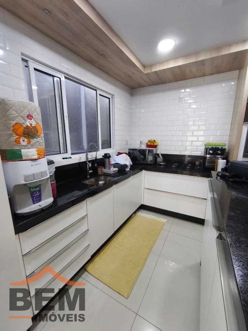 Casa para Venda com 3 quartos e 346m² no bairro São João, em Itajaí