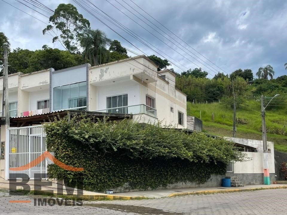 Casa para Venda com 2 quartos e 95m² no bairro Areias, em SC