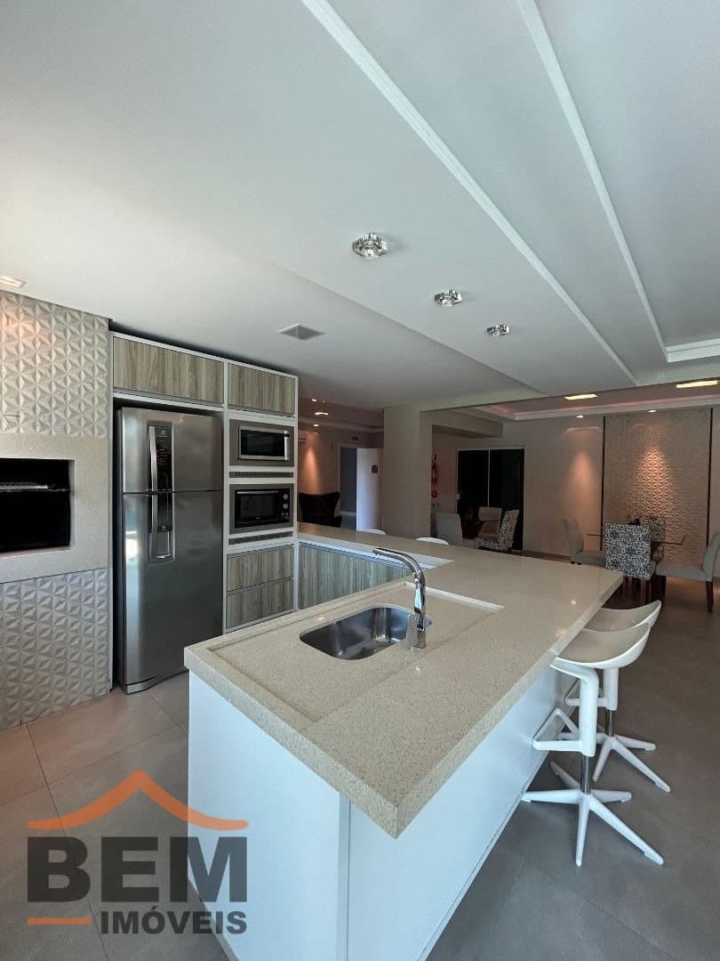 Apartamento para Venda com 3 quartos e 149m² no bairro Cabeçudas, em Itajaí