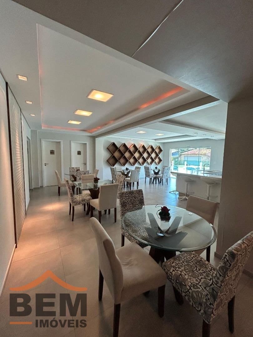 Apartamento para Venda com 3 quartos e 149m² no bairro Cabeçudas, em Itajaí