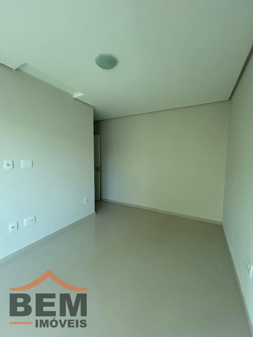 Apartamento para Venda com 3 quartos e 149m² no bairro Cabeçudas, em Itajaí