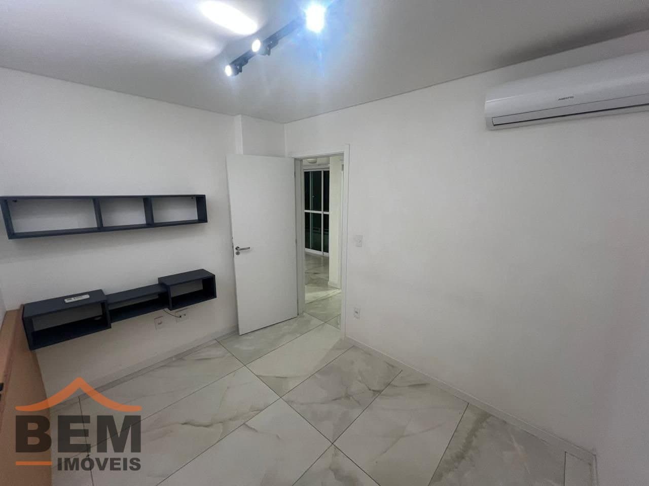 Apartamento para Venda com 2 quartos e 60m² no bairro Cordeiros, em Itajaí
