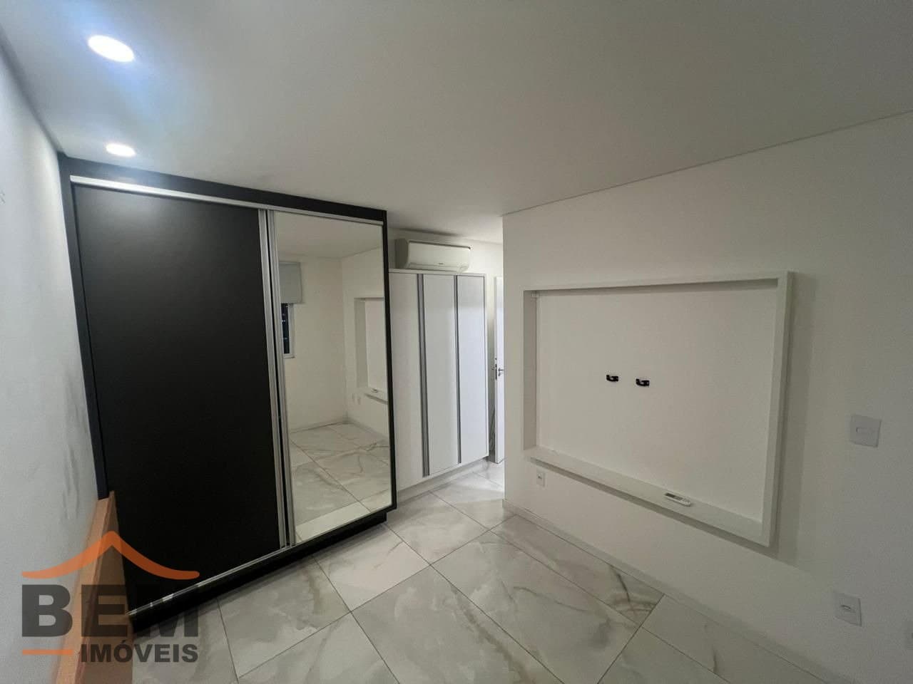 Apartamento para Venda com 2 quartos e 60m² no bairro Cordeiros, em Itajaí
