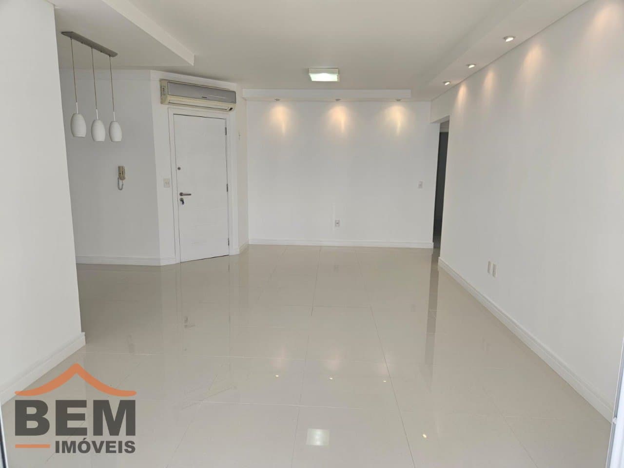 Apartamento para Venda com 3 quartos e 107m² no bairro Centro, em Balneário Camboriú