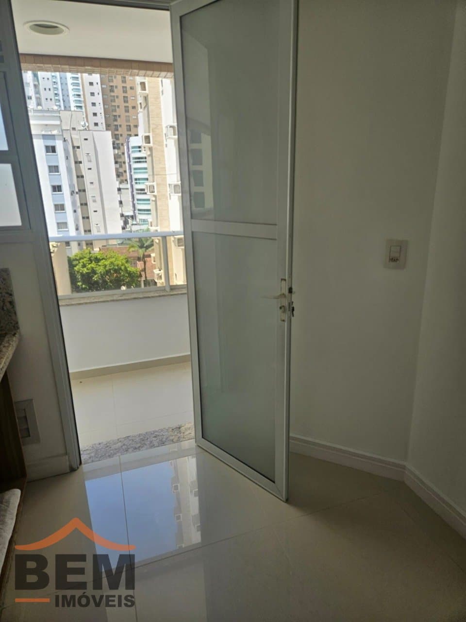 Apartamento para Venda com 3 quartos e 107m² no bairro Centro, em Balneário Camboriú