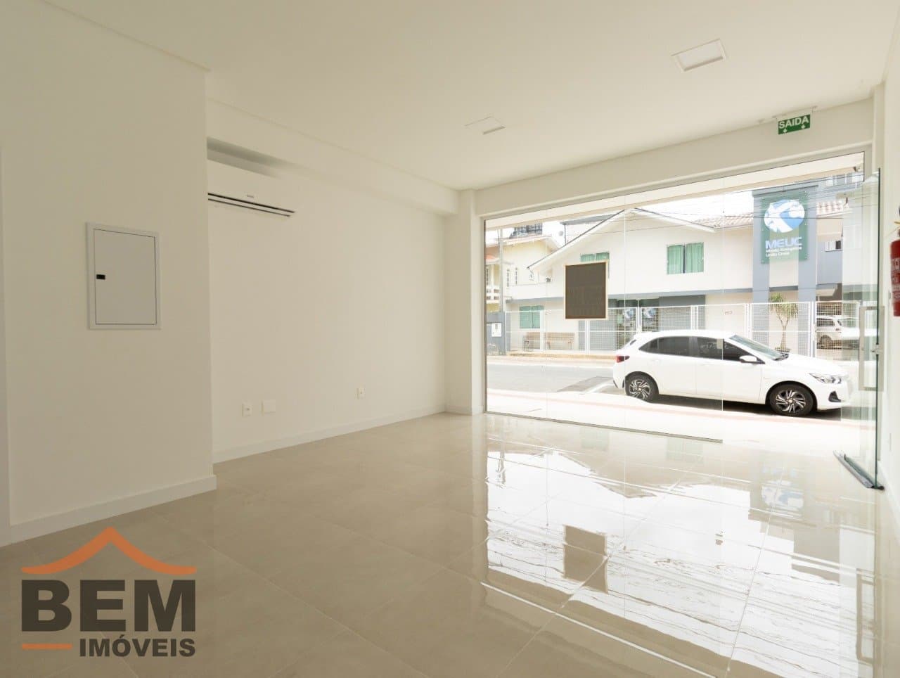 Sala Comercial para Locação com 28m² no bairro Nações, em Balneário Camboriú: 02- SALA COMERCIAL 