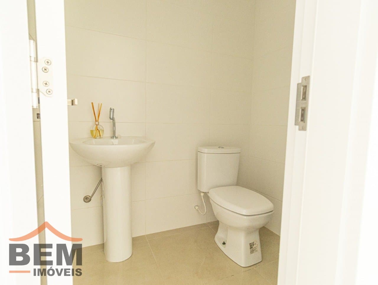 Sala Comercial para Locação com 28m² no bairro Nações, em Balneário Camboriú: 05- BANHEIRO 