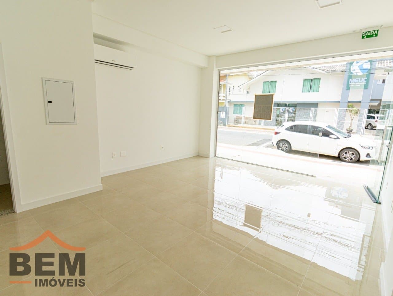 Sala Comercial para Locação com 63m² no bairro Nações, em Balneário Camboriú: 03- SALA COMERCIAL 