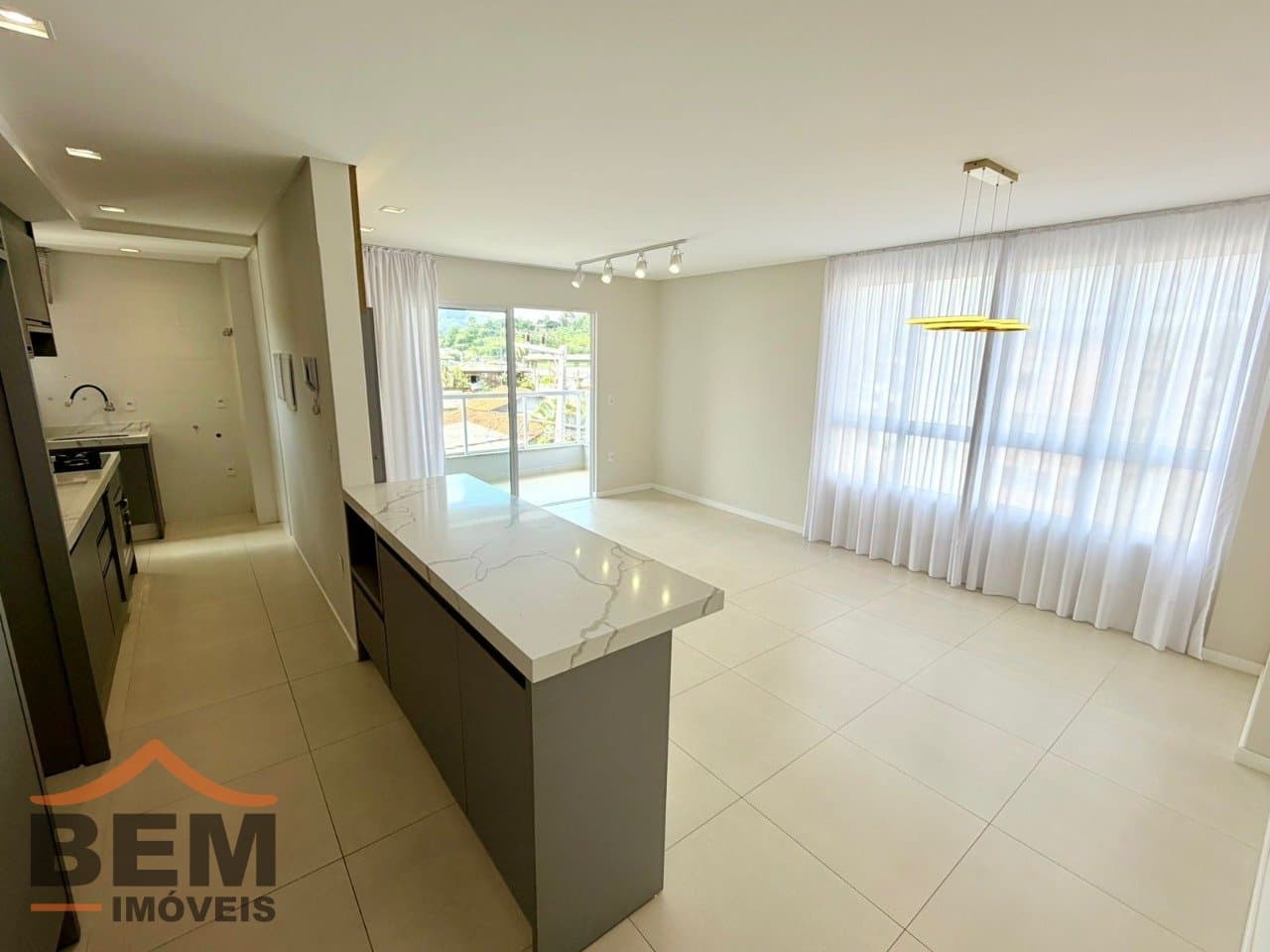 Apartamento para Venda com 2 quartos e 79m² no bairro Areias, em Camboriú
